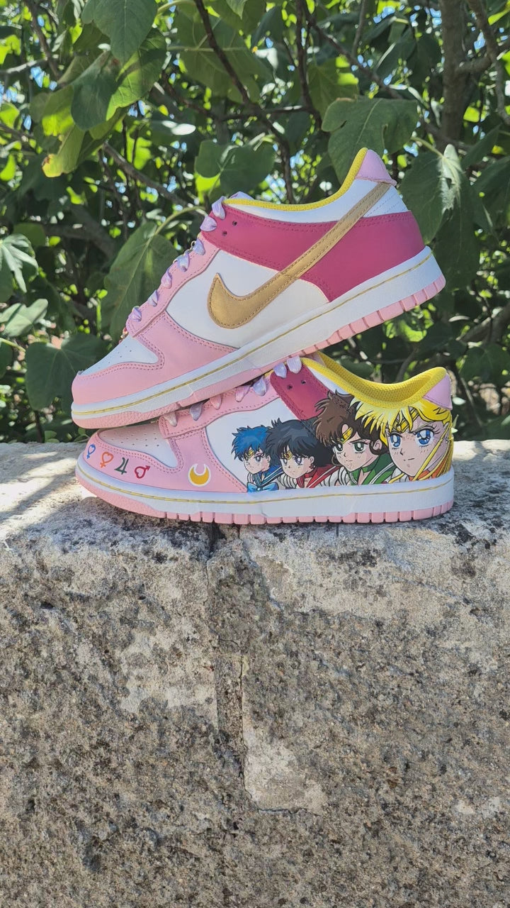 Sneakers a tema Sailor Moon