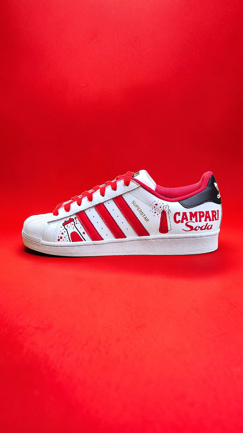 Sneakers dipinte a mano — Campari Soda