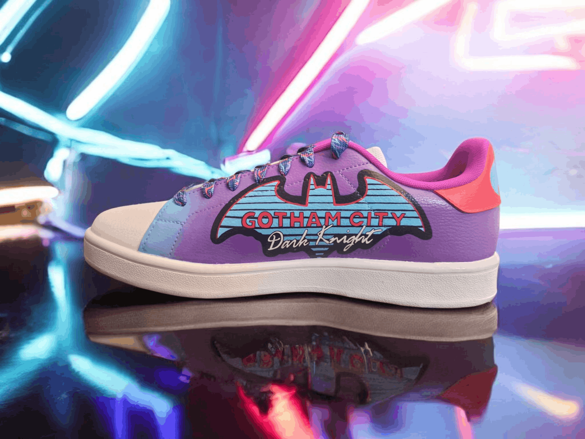 Sneakers dipinte a mano — Batman Neon