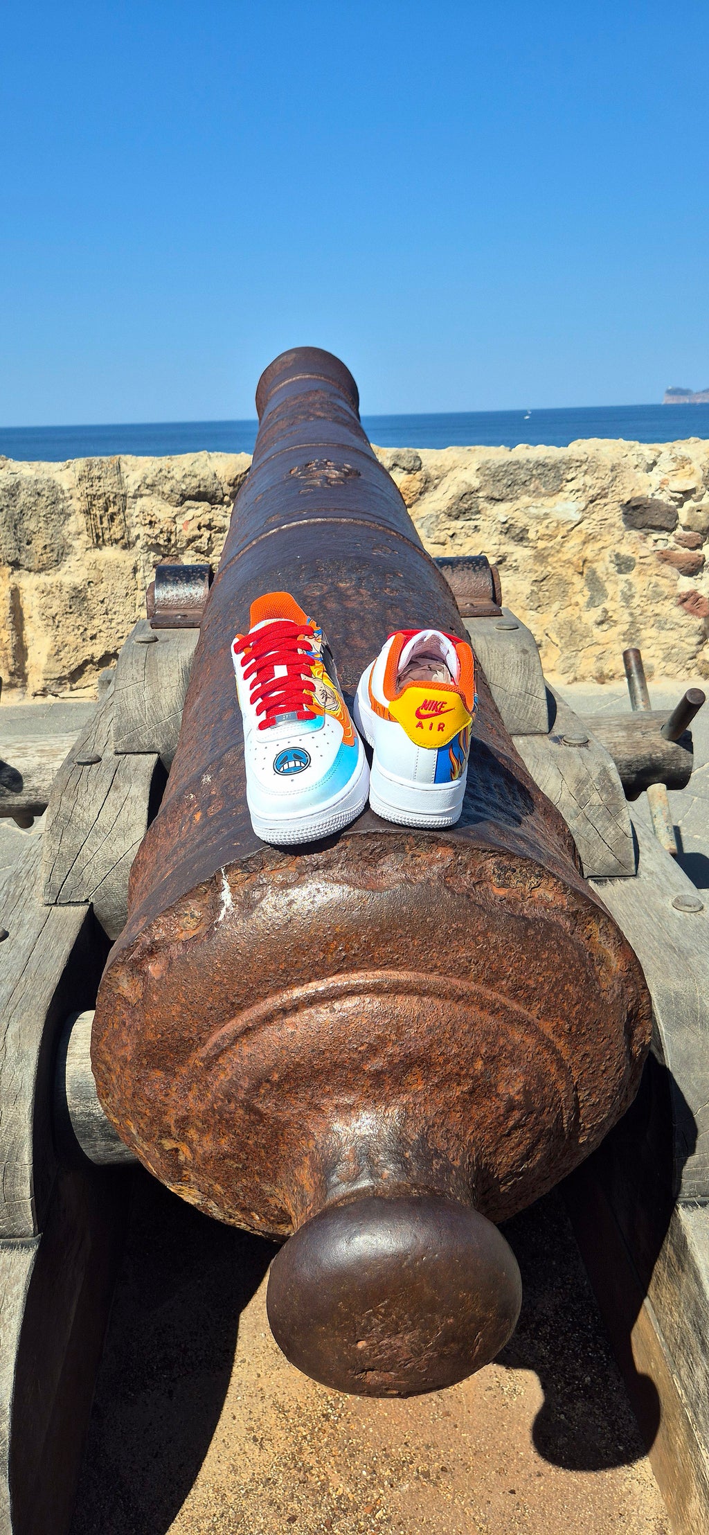 Nike Air Force 1 Dipinte a Mano – Tema One Piece con Portgas D. Ace