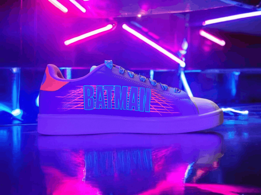 Sneakers dipinte a mano — Batman Neon