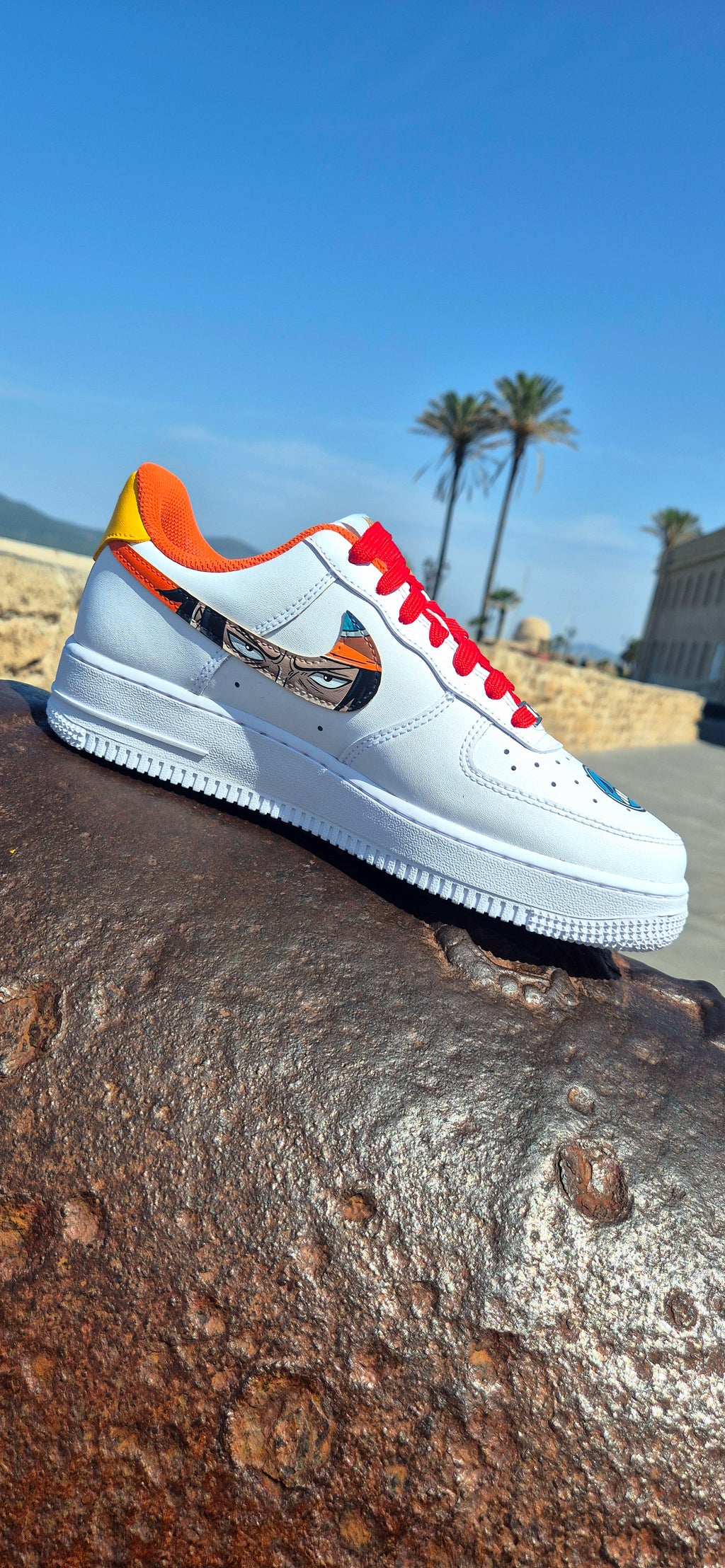 Nike Air Force 1 Dipinte a Mano – Tema One Piece con Portgas D. Ace