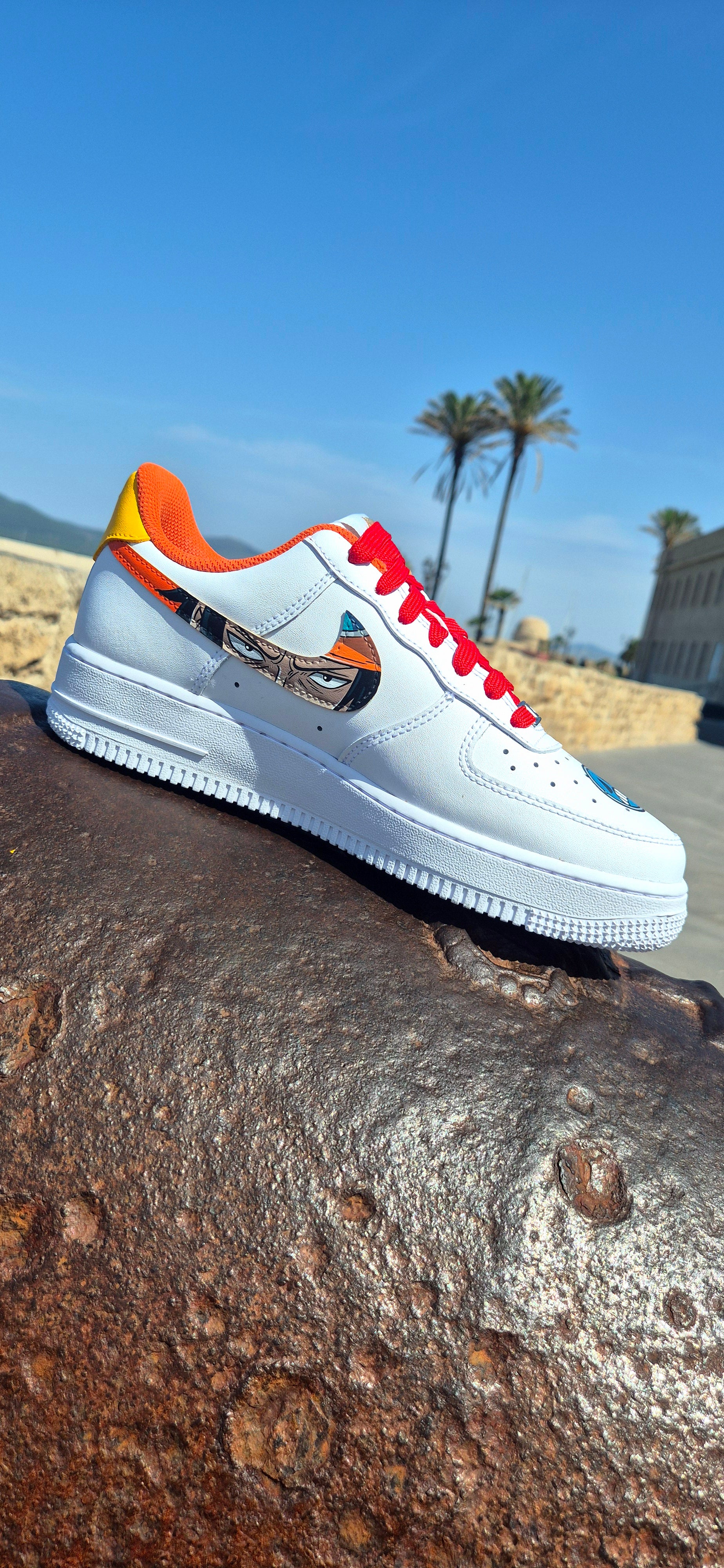Nike Air Force 1 Dipinte a Mano – Tema One Piece con Portgas D. Ace