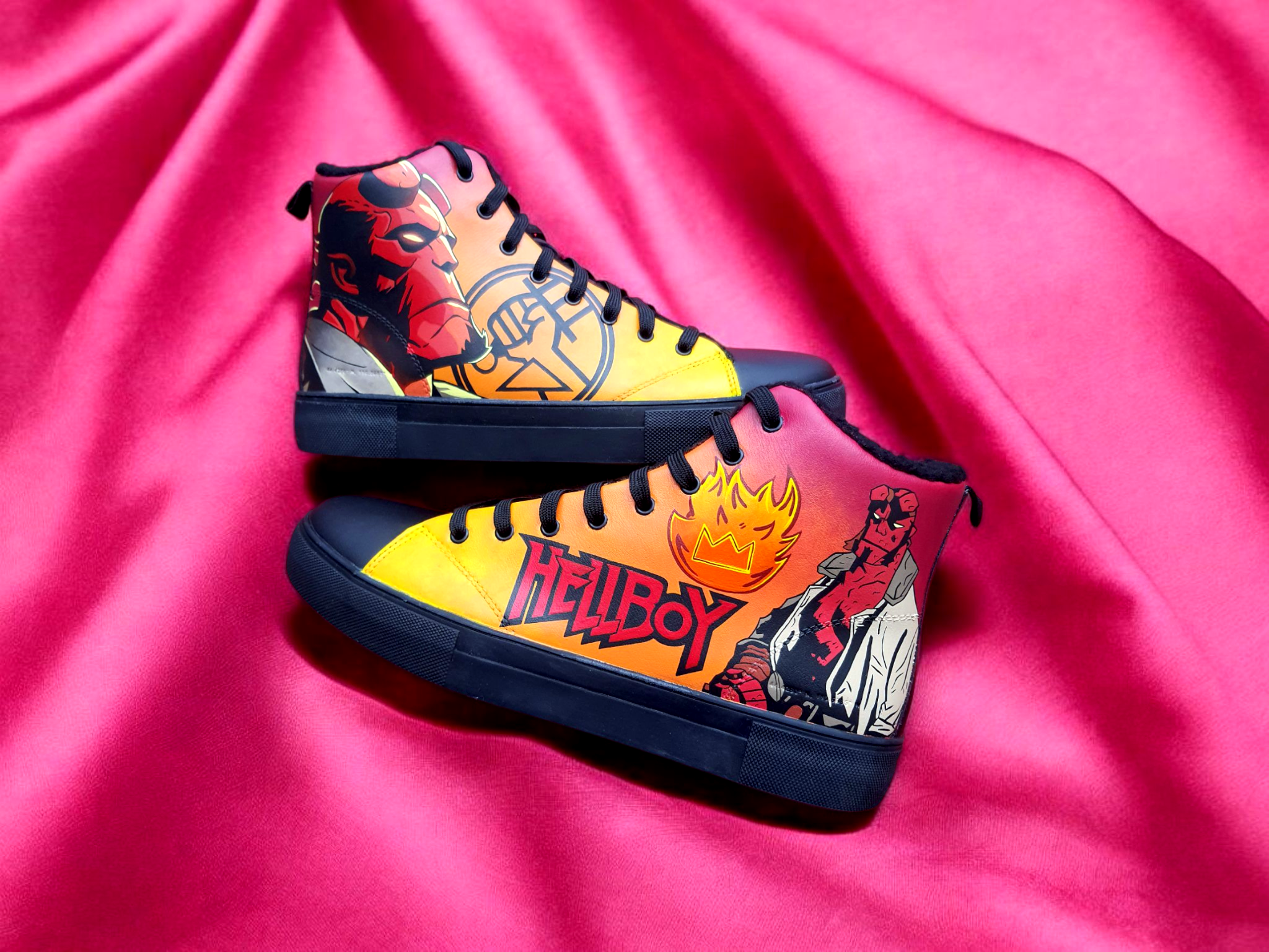 Sneakers dipinte a mano — Hellboy