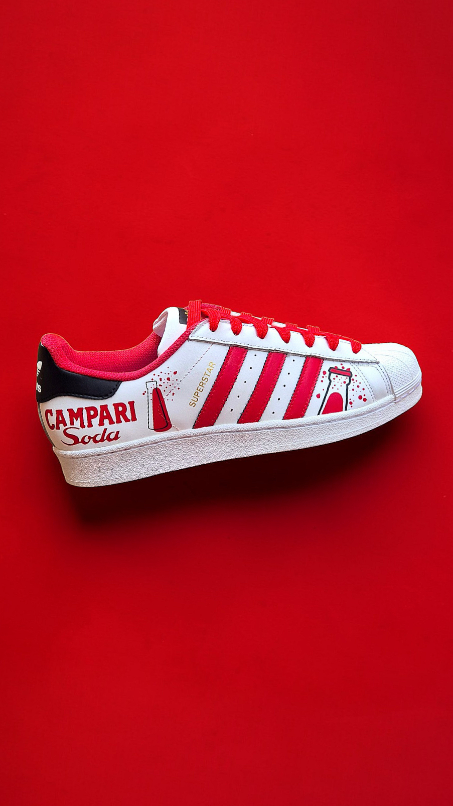 Sneakers dipinte a mano — Campari Soda